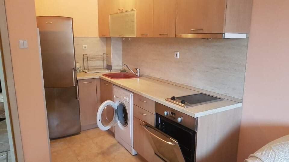 Дава се под наем Двустаен апартамент в Пловдив, Кършияка - 63 кв.м за 408 € - Снимка #1