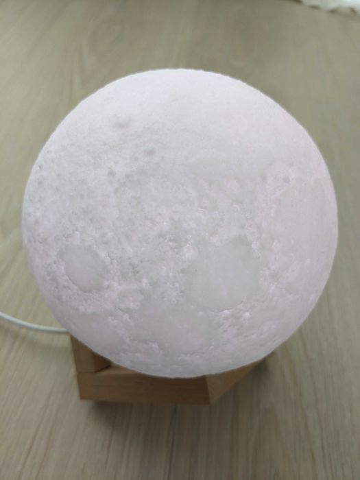 Lampă de veghe lună 3D – lumină ambientală cu LED