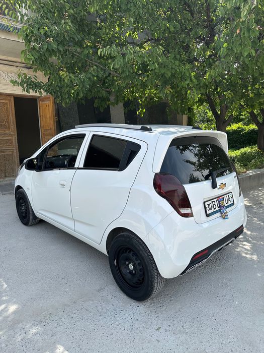 Автомобиль chevrolet spark