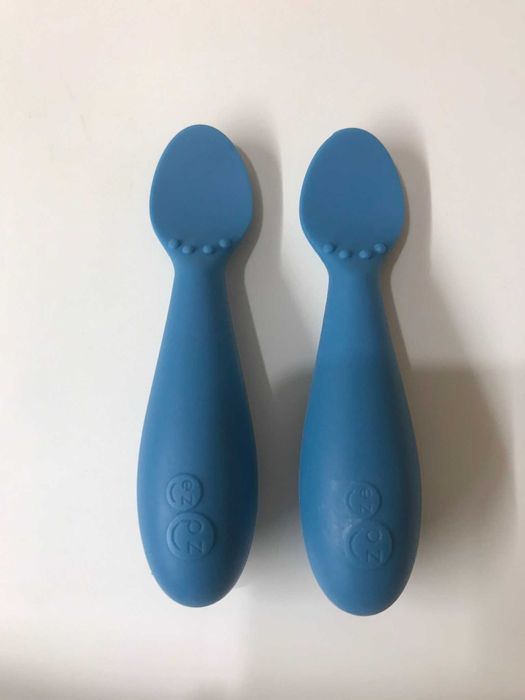 EZPZ силиконова посуда за захранване - чинийка и прибори