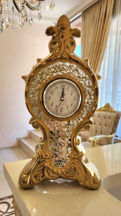 Украса, статуетки, цветя, вази