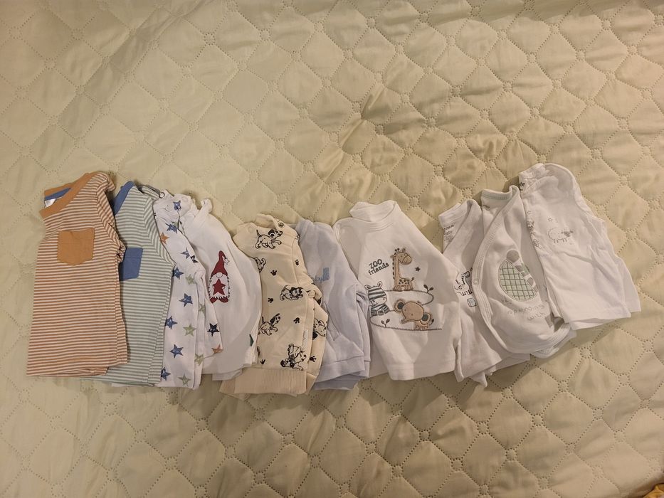 Лот бебешки дрешки за момченце 0-3м