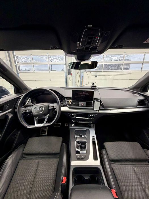 Audi Q5 black edition