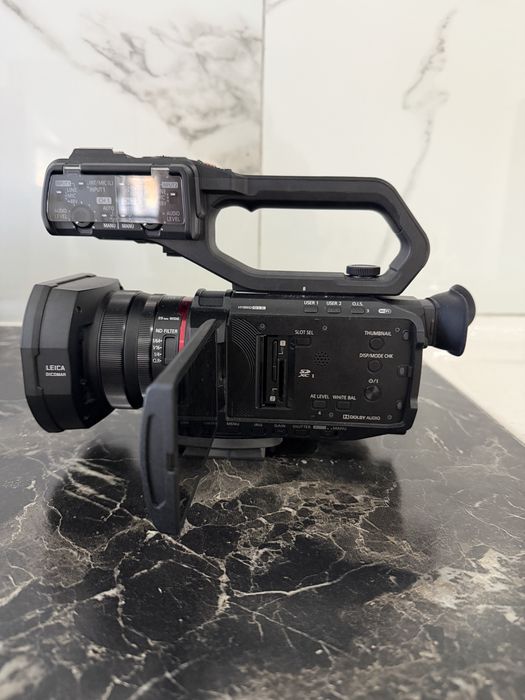 Panasonic HC X 2000