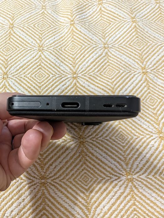 Asus ZenFone 10 / 16 GB RAM/ 512 GB storage