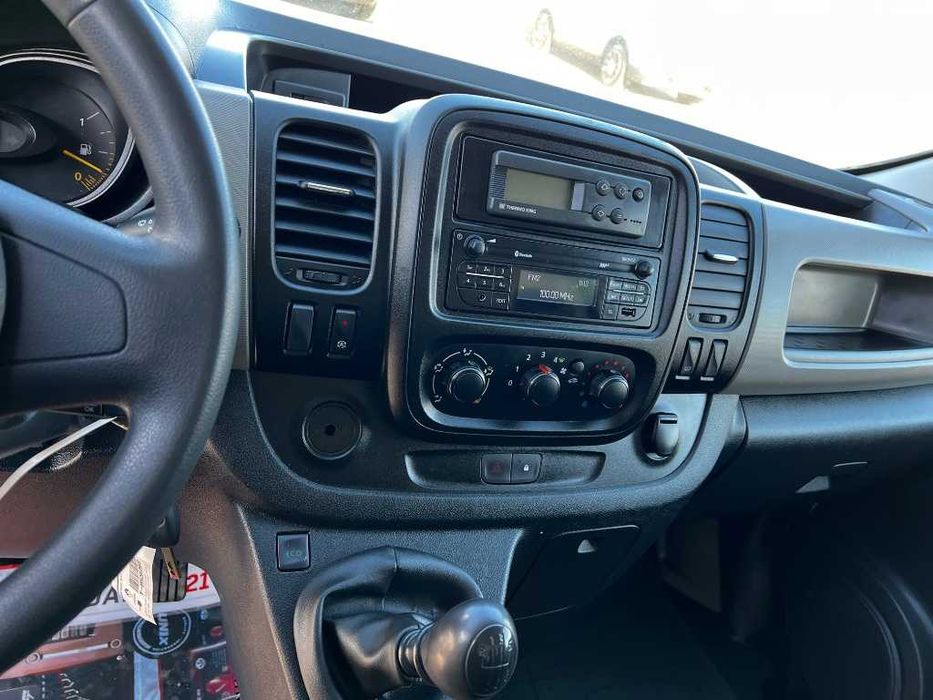 Dezmembrari Stop dreapta spate Renault Trafic 2016 DUBA 1598 Trafic