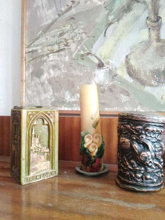 Картини, вази, свещници и др.