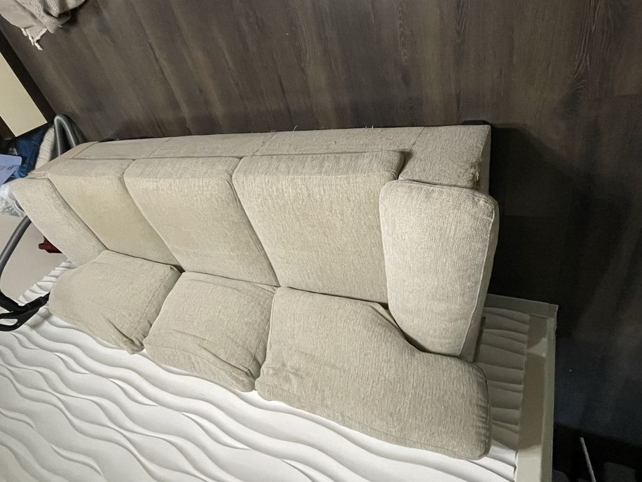 Срочно ! Диван бу не раскладной