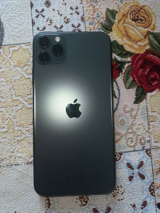 Iphone 11 pro max, stare perfecta!(ecranul nu e spart, e doar folia!!)