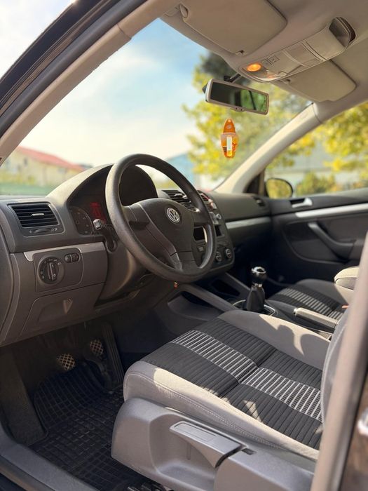 Volkswagen Golf 5 / 1.6 MPI Benzina / 2009