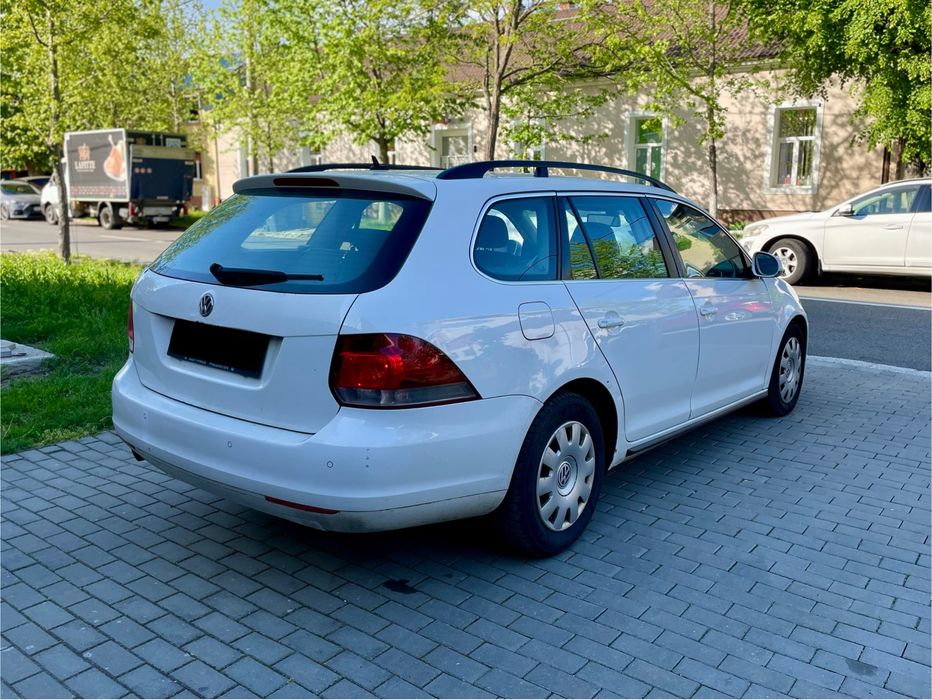 Vw Golf 6 - Motor 1.6 TDI - Navigatie - Xenon - Comenzi Volan - Pilot Automat - Incalzire Scaune - Senzori Parcare