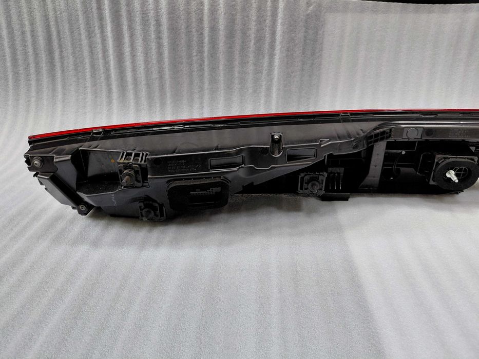 4M8945095Q Нов Стоп Matrix Audi Q8 SQ8 RSQ8 Ауди USA