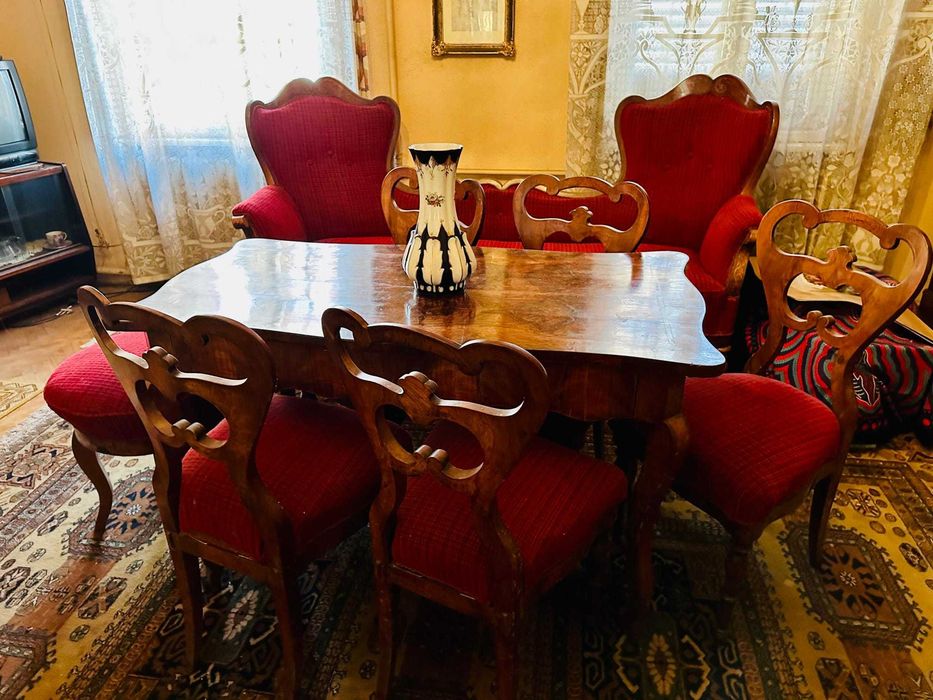Vand Mobilier Biedermeier.