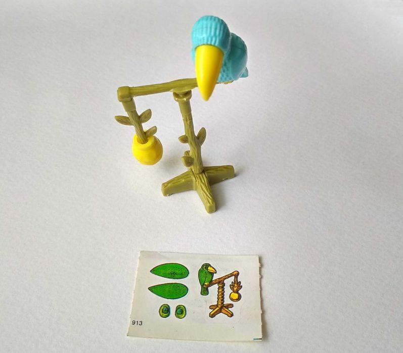 Стари и редки играчки от шоколадови яйца Киндер Kinder Surprise