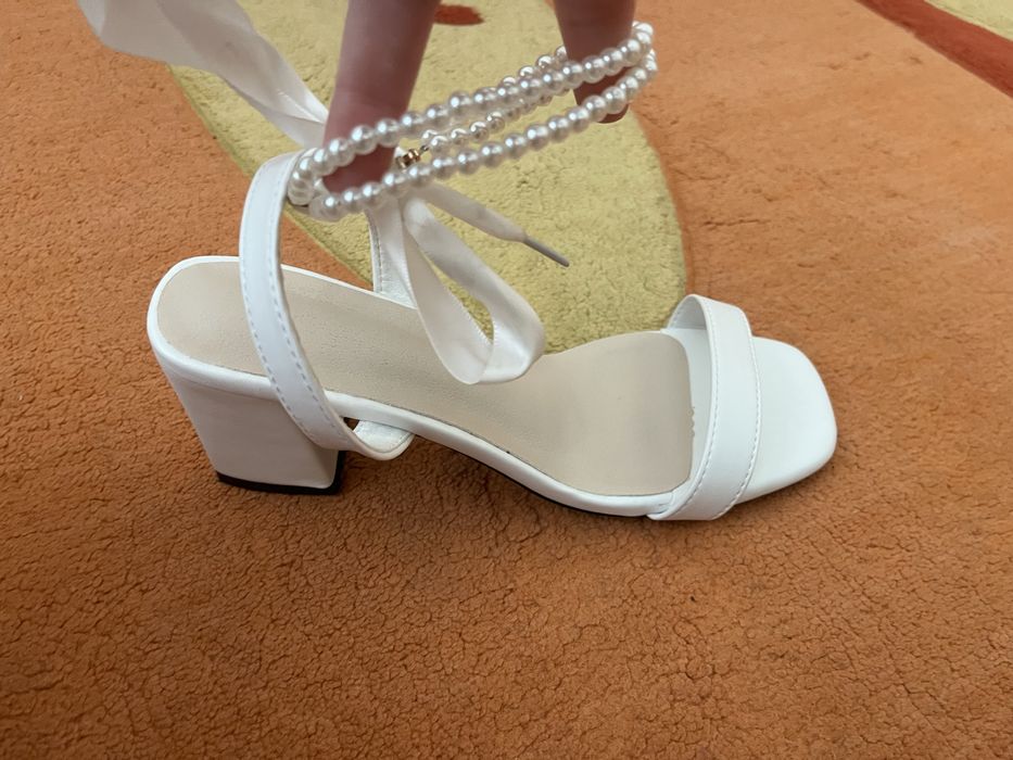 Чисто нови токчета