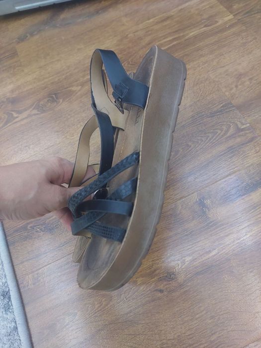 Продается обувь