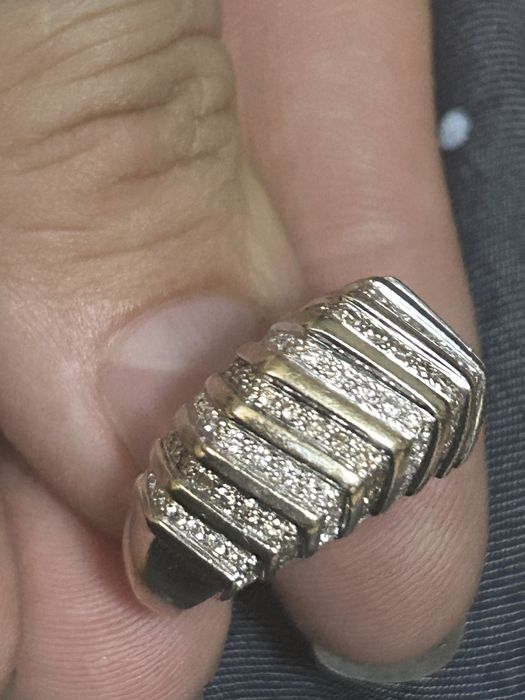 Колько 750 с бриллиантами двух цветов