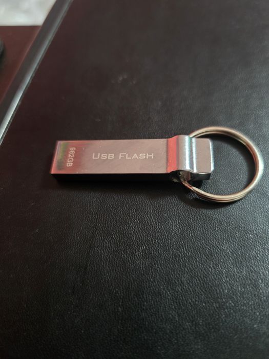 Продавам usb flash 982gb !