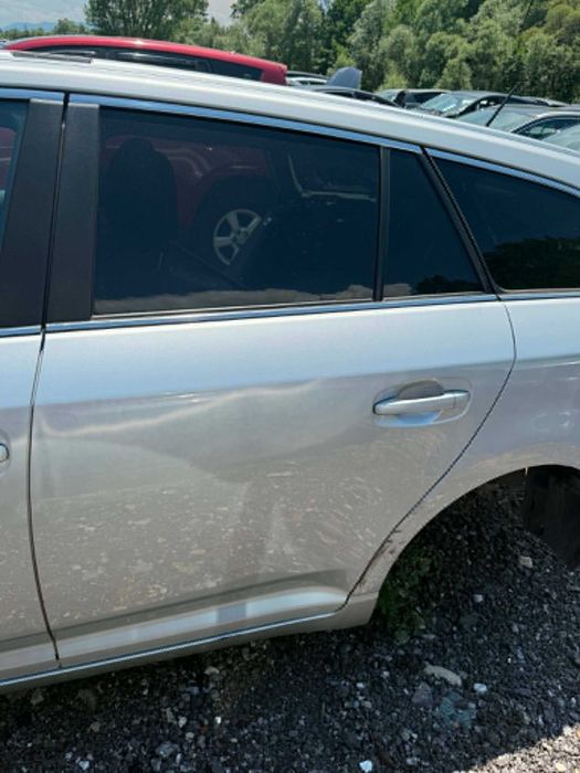 Предни и задни врати за Toyota Avensis 2009-2014г комби