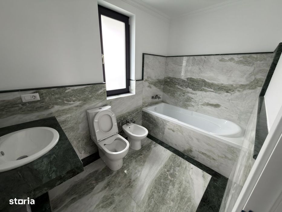 Casa noua cu etaj la cheie zona Scolii 11