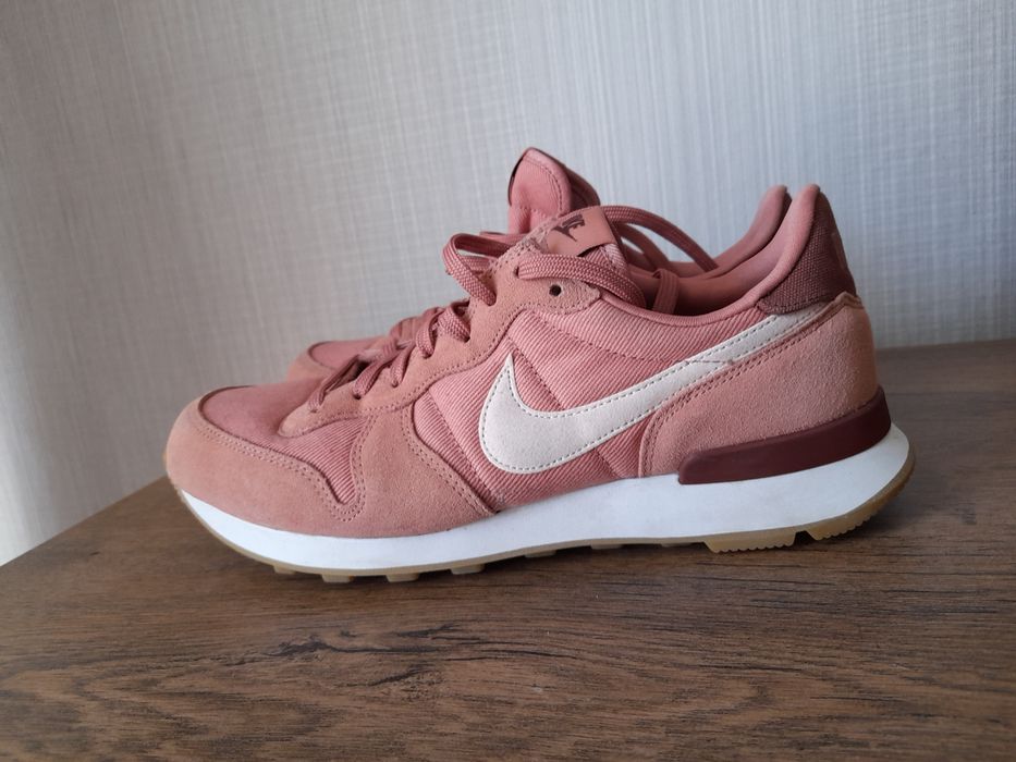 Nike internationalist маратонки 40 номер.