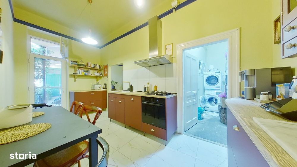 Apartament modern cu 3 camere intr-o cladire istorica, la 300 m de Pri