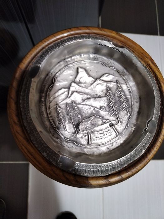 Дъбов пепелник колона