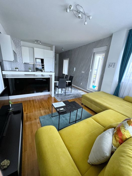 Дава се под наем Тристаен апартамент в София, Дианабад - 110 кв.м за 612 € - Снимка #2