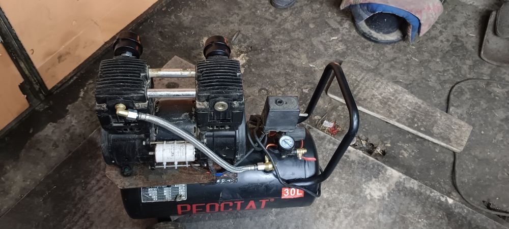 Компрессор 3 Hp 30 литров 8 bar