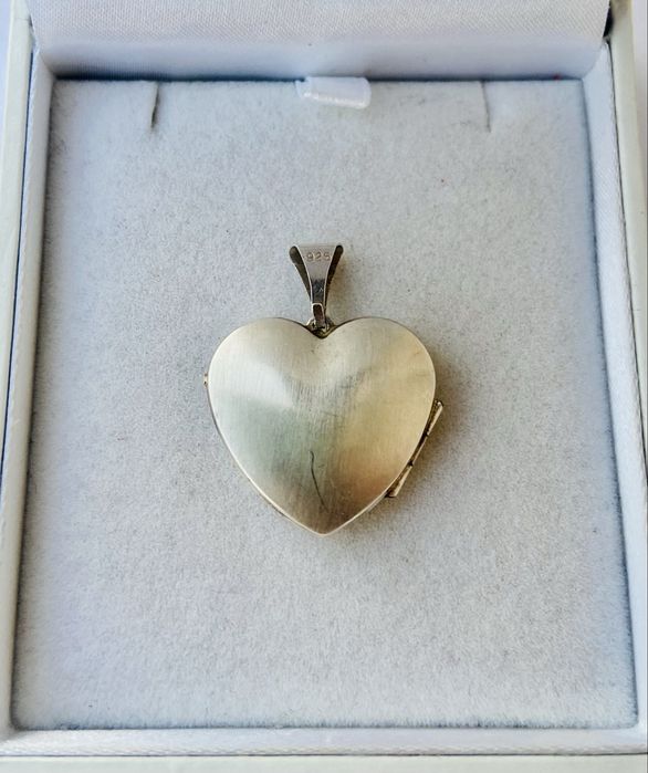 Pandantiv din argint in forma de inimioara pentru poze