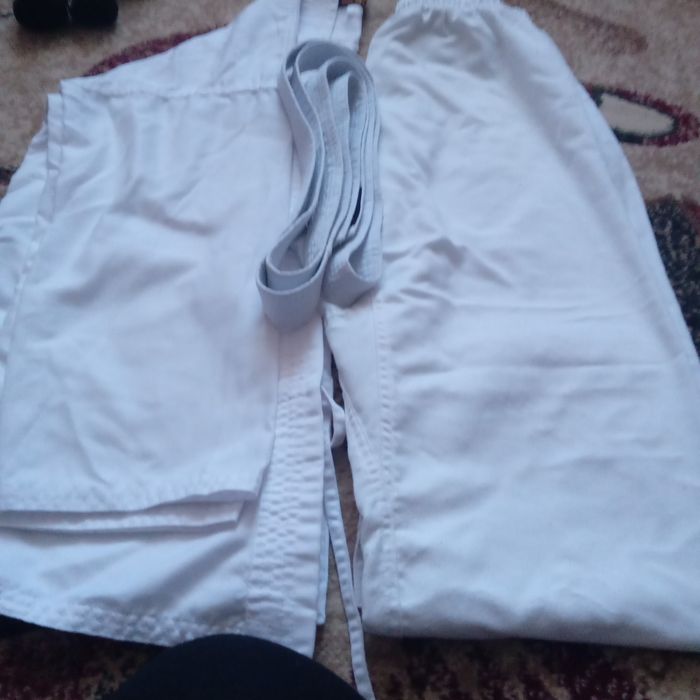 Спортивнная одежда и аксесуары