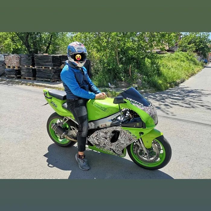 Kawasaki zx7r На части