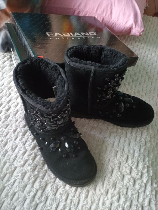 Боти и ботуши от естествена кожа и велур