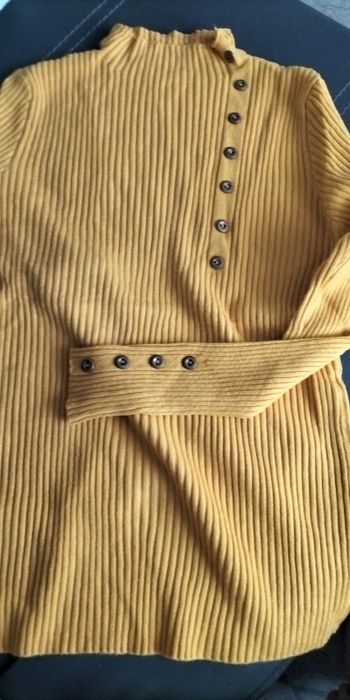 Еластична жълта блуза