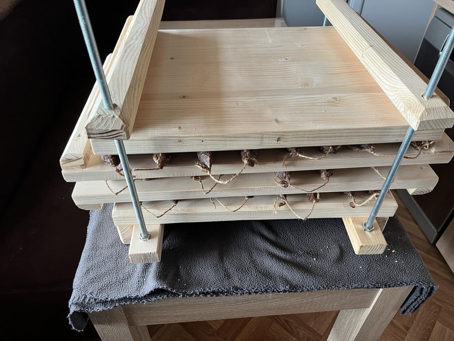 Преса за суджуци