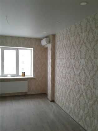 Поклейка обоев..,