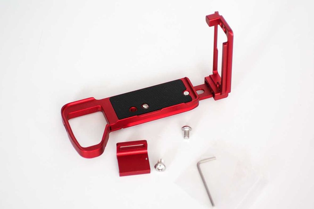 Продавам L шина за Сони А1, А7IIIS и А7 4+ стойка за закачане