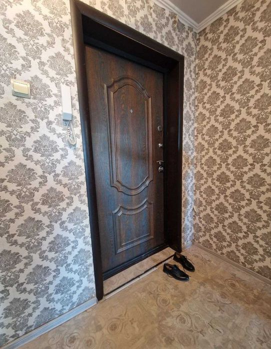 продам  1 ком.квартиру 7 мкр