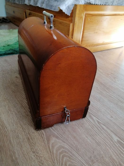 Стара ръчна руска шевна машина Union