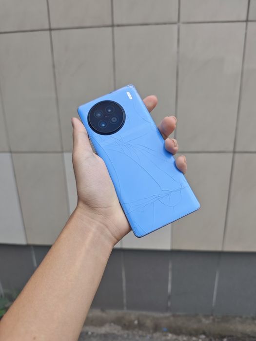 Продам vivo x90  256