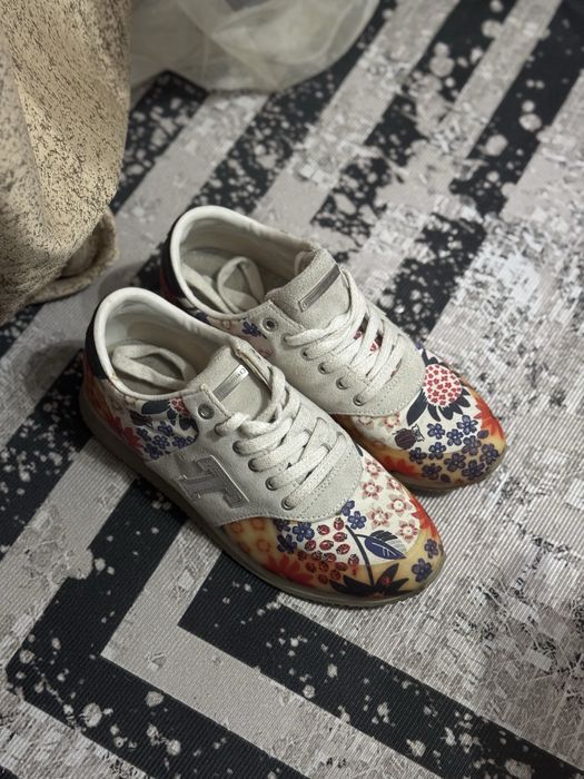 Продам крассовки Tommy Hilfiger