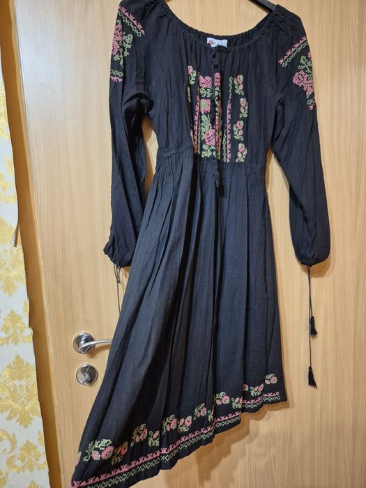 Rochie cu broderie