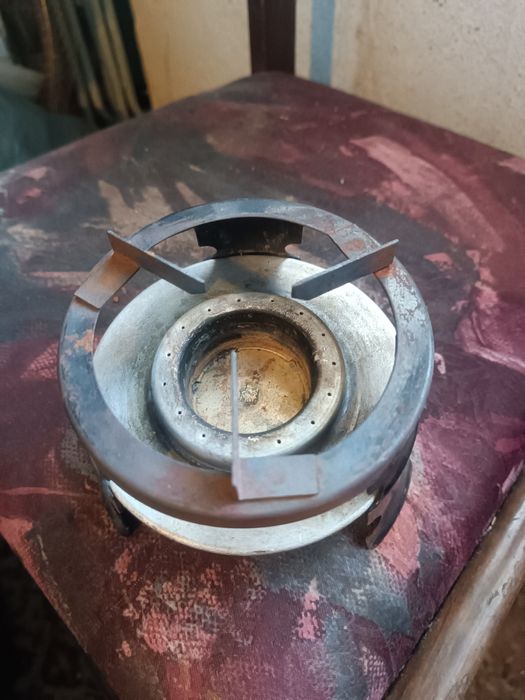 Стар спиртник. От алуминий със стойка.