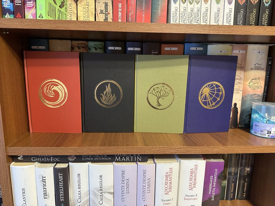 Seria Divergent de Veronica Roth, hardcover