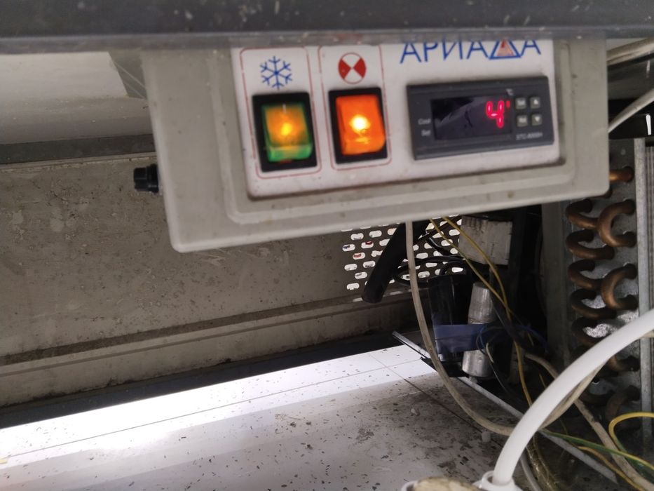 Витринный холодильник