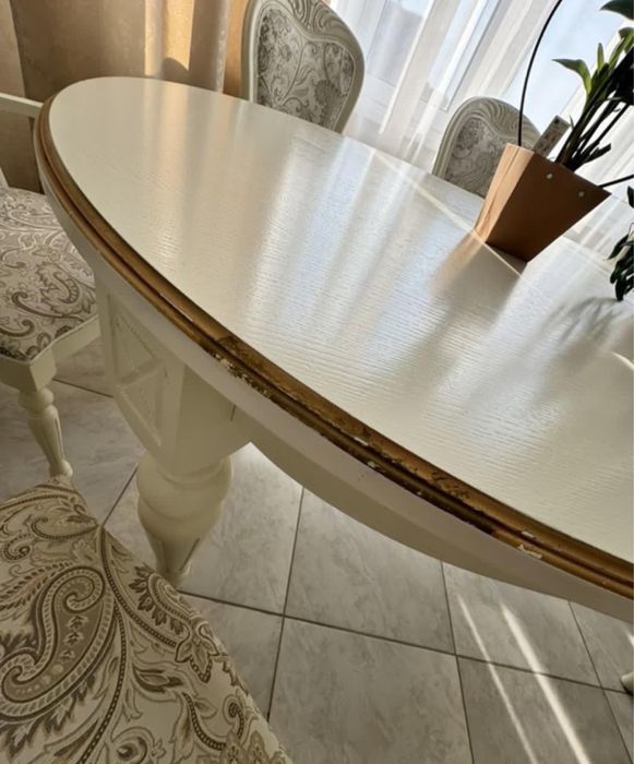 Стол и 8  стульев