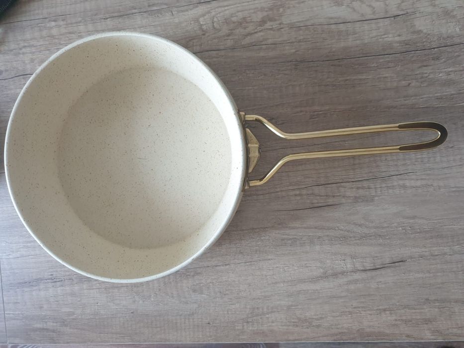 Тарелки Wilmax,  фирмы Gipfel, Evren