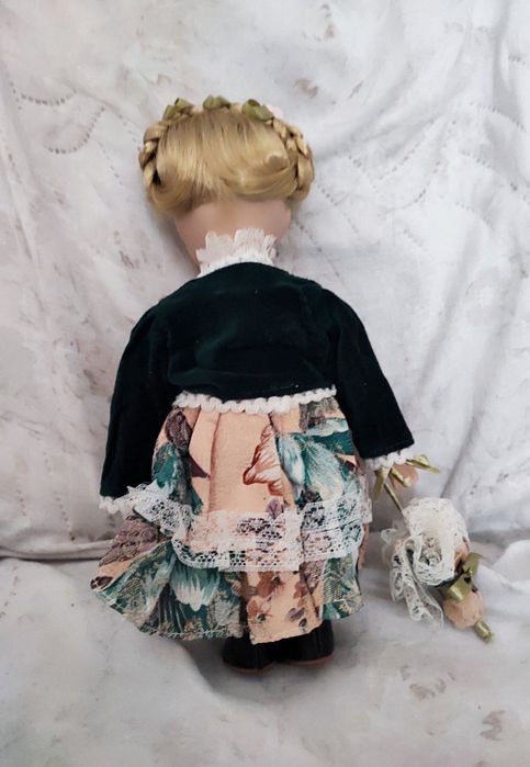 Порцеланова кукла