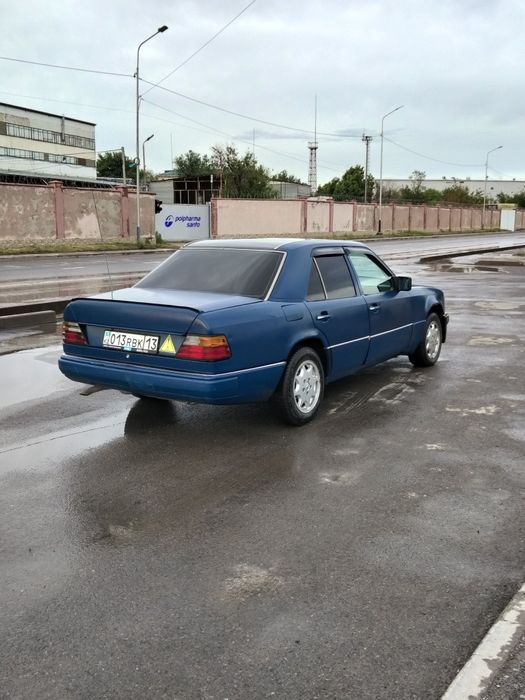 Мерседес Бенз Е230