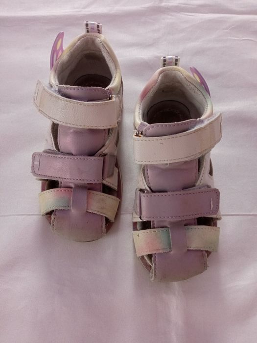 Продам сандали  на девочку.